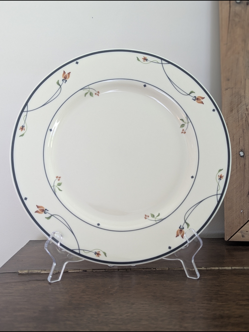 Gorham Town & Country Ariana Dinner Plate Fine China Tulip Floral Vintage
